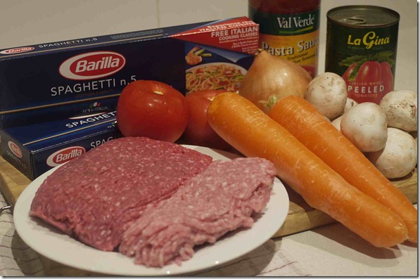 Ingredients for spaghetti bolognaise