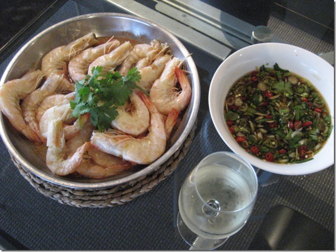 Fresh steamed prawns with coriander dipping sauce