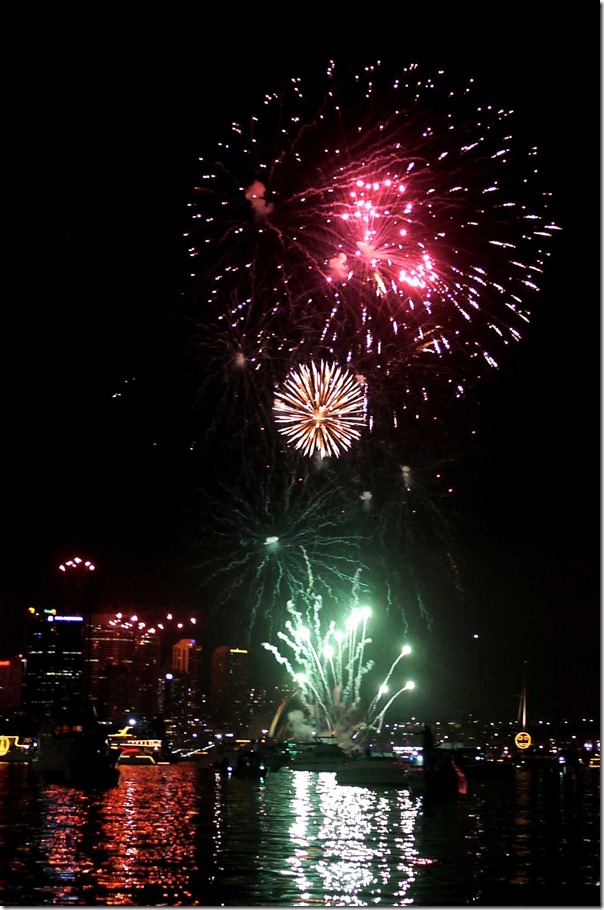 Fireworks at Sydney Harbour at 12 midnight, 1 January 2012