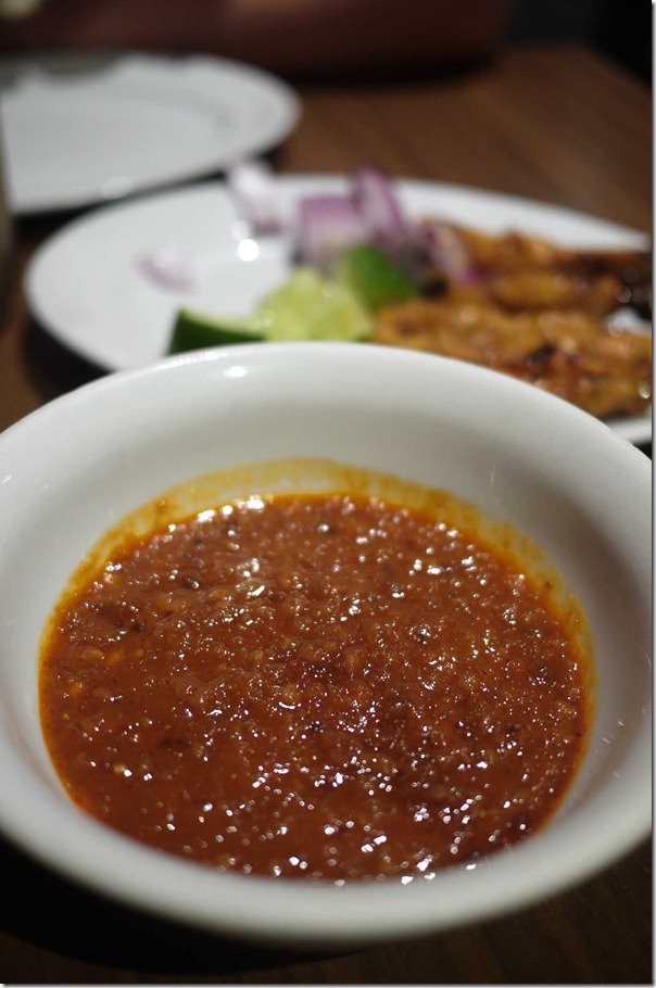 Sweet and spicy peanut sauce 