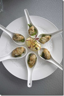Tempura oysters with seaweed vinaigrette