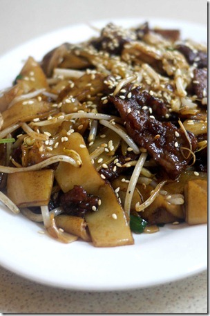 Hong Kong style stir-fried rice noodles with beef at Cao Thang, $10