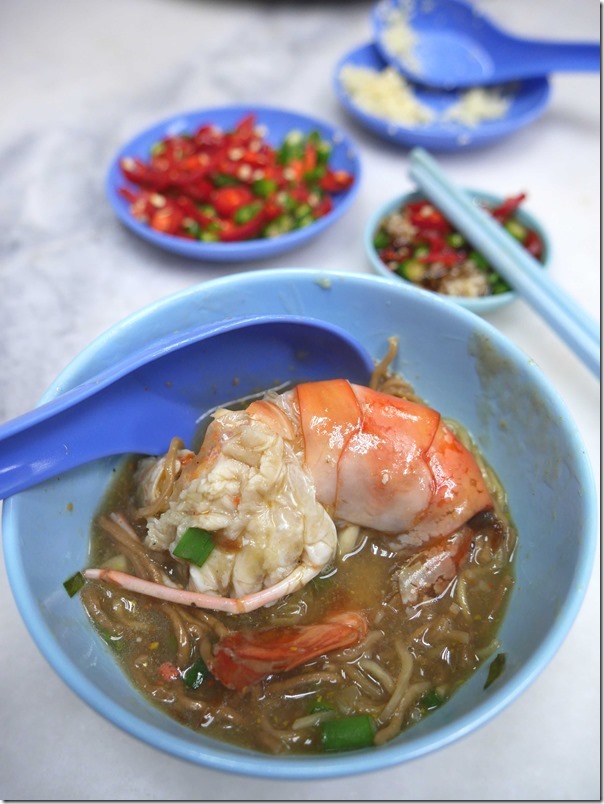 'Sang har meen' or fresh water prawn noodles 