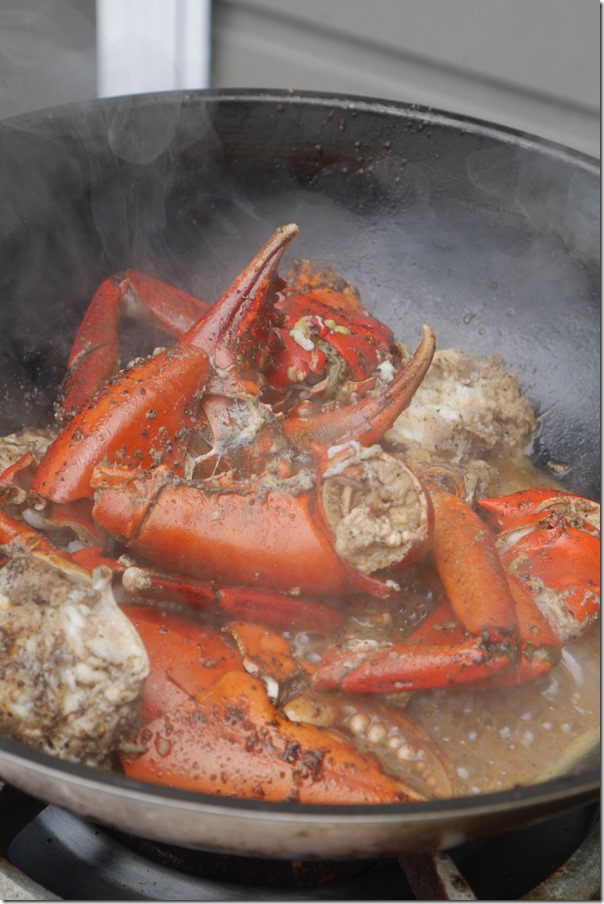 Wok tossed mud crabs with black pepper sauce