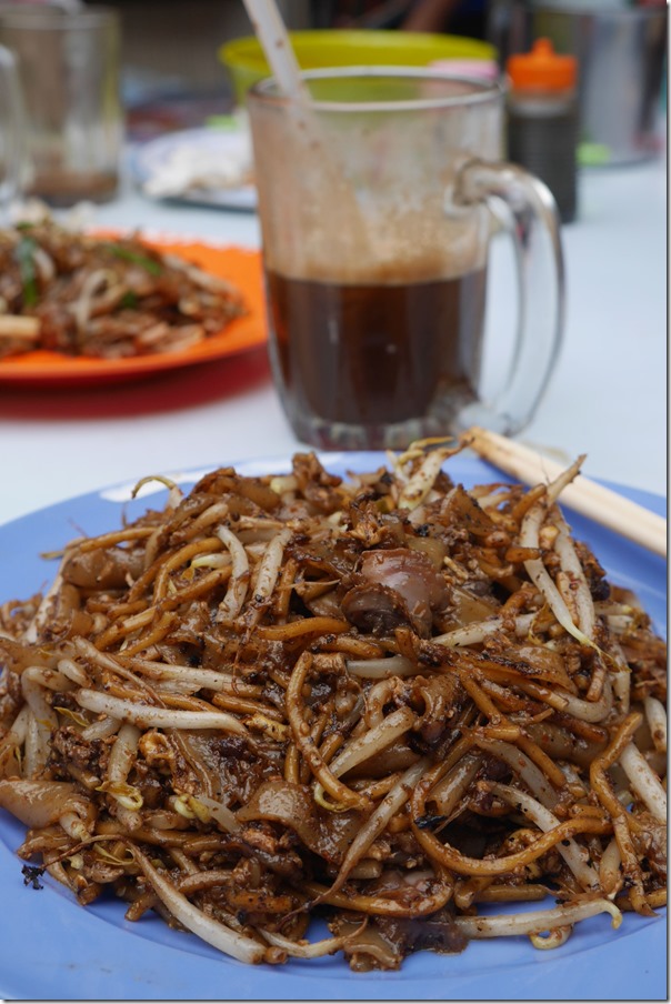 Char kway teow & mee with cockles RM5.50 / A$1.90