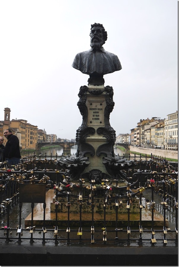 Bust of maestro Benvenuto Cellini at Ponte Vecchio